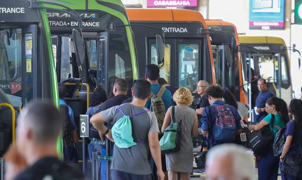 pesquisa-aponta-efeitos-da-escala-6×1-na-saude-dos-brasileiros