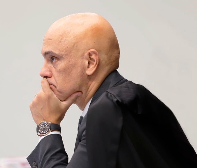 entenda-o-que-pode-acontecer-com-moraes-apos-revelacao-de-mensagens-com-vorcaro