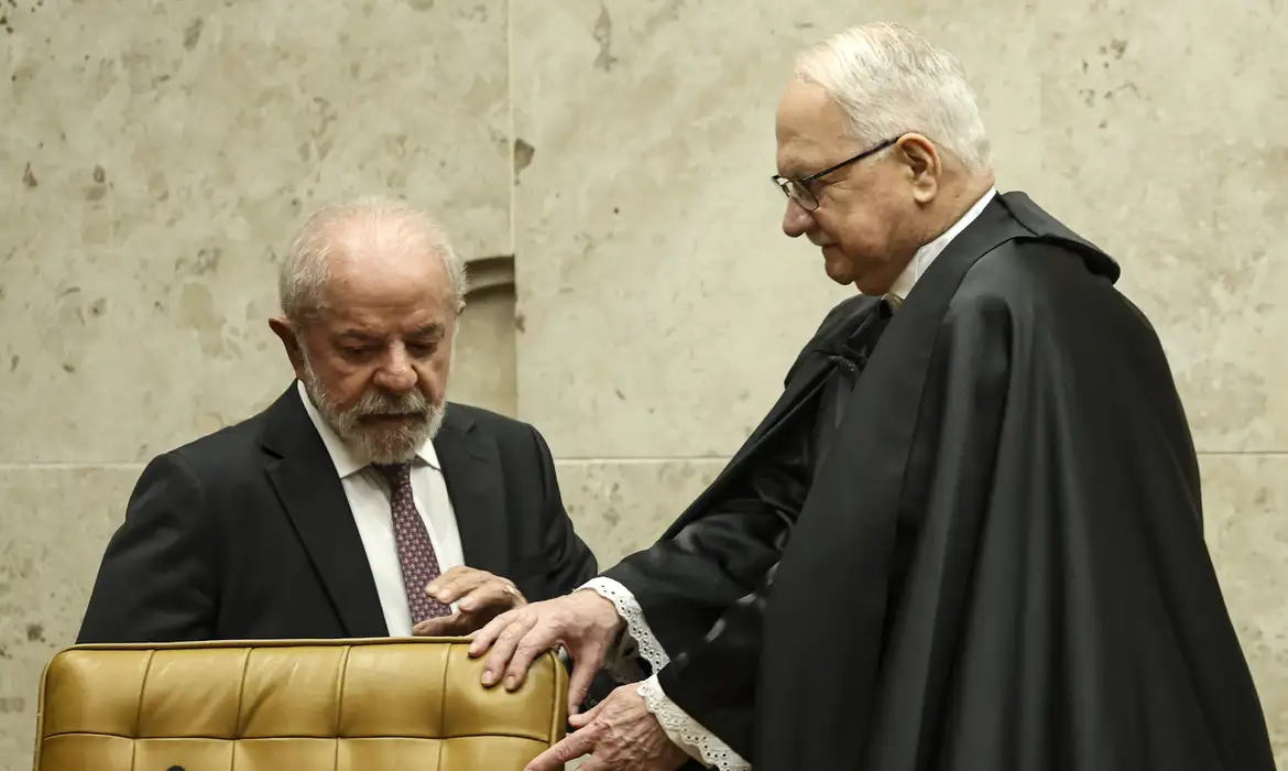 fachin-conversa-com-lula-e-indica-que-levara-casos-de-moraes-e-mendonca-ao-plenario-do-stf