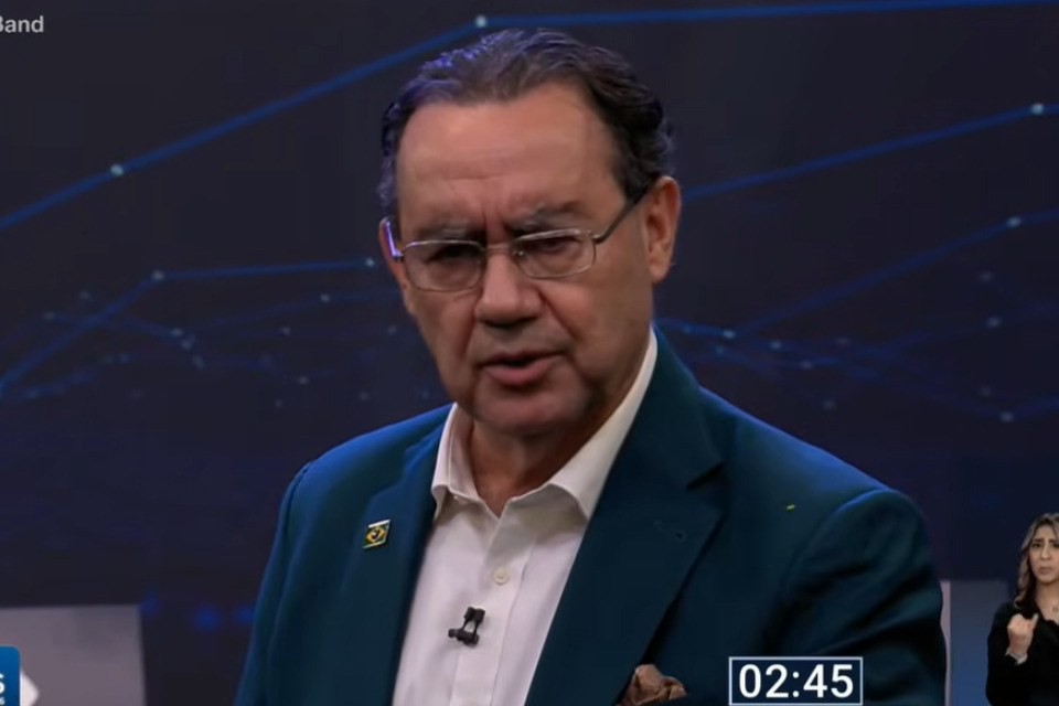 nas-redes,-augusto-cury-critica-polarizacao-e-defende-politicas-da-esquerda-e-direita