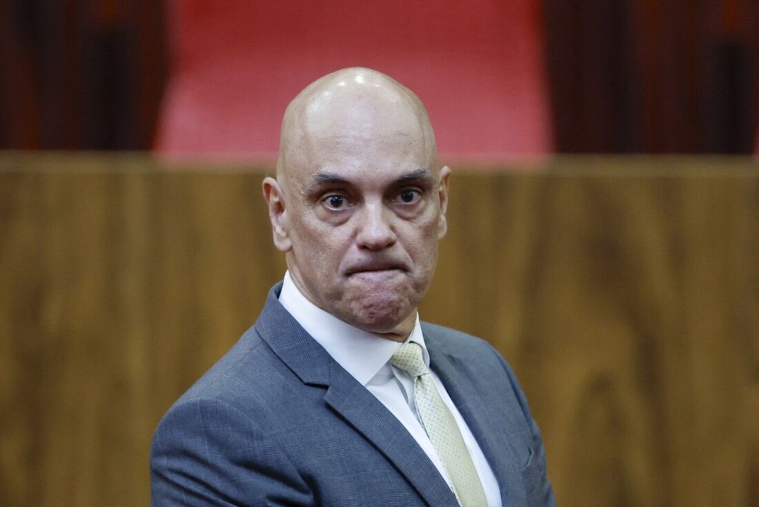 moraes-cobra-fachin-e-diz-que-mendonca-nao-retirou-sigilo-integral-de-caso-master