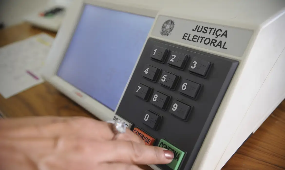 candidatos-a-presidencia-cumprem-agendas-em-cinco-estados