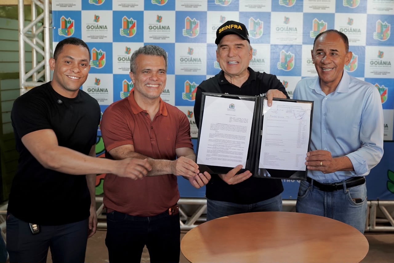 sandro-mabel-assina-regularizacao-do-serra-azul-e-beneficia-mais-de-mil-familias