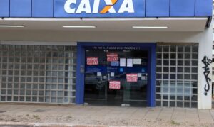 Greve na Caixa: após paralisação, bancários avaliam hoje nova proposta
