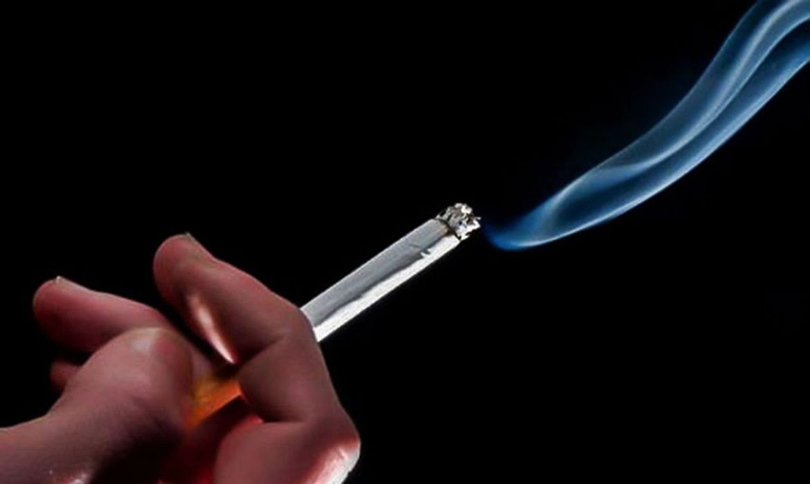 alcool,-tabaco-e-metanol-podem-causar-cegueira,-alertam-especialistas