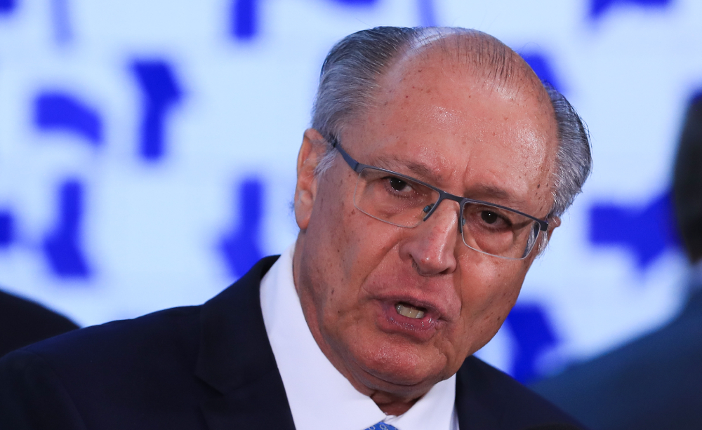 Pesquisas eleitorais divulgadas nesta segunda-feira mostram cenário de equilíbrio, diz Alckmin