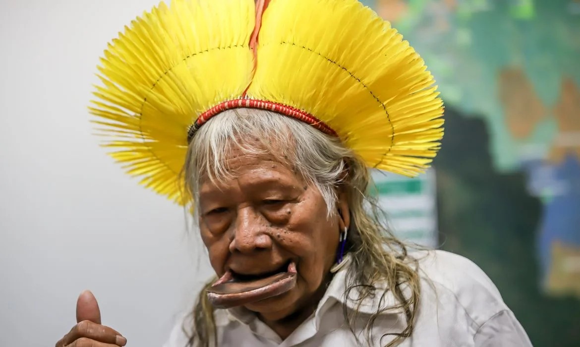 raoni,-de-94-anos,-recebe-cuidados-paliativos-em-mato-grosso