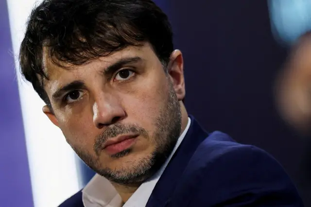 ministros-envolvidos-no-escandalo-do-master-precisam-ser-afastados-e-presos,-diz-renan-santos