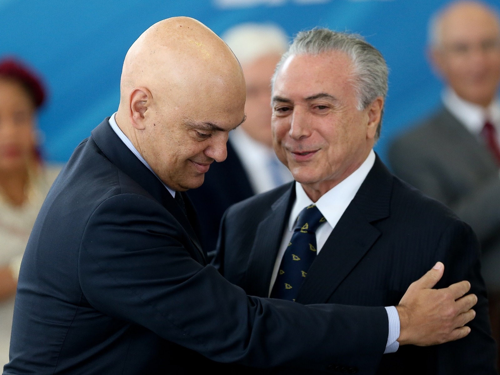 padrinho-de-moraes-no-stf,-temer-se-encontra-com-aliados-de-mendonca-em-sp-e-busca-atenuar-crise