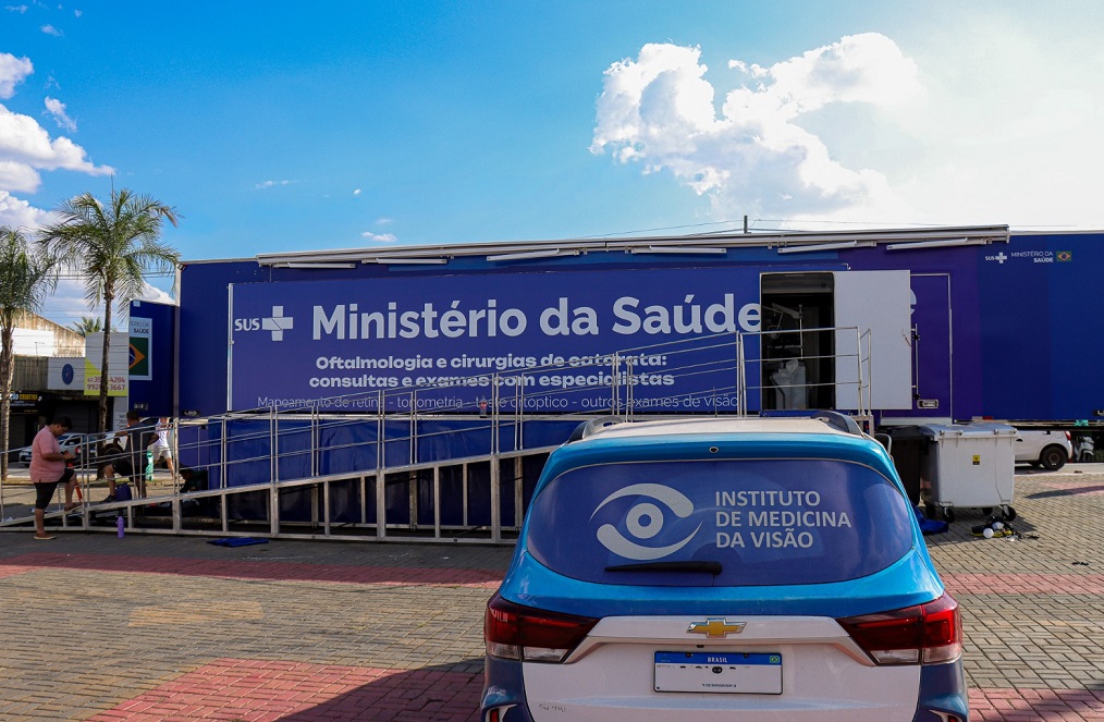 carreta-oftalmologica-do-governo-federal-chega-a-senador-canedo