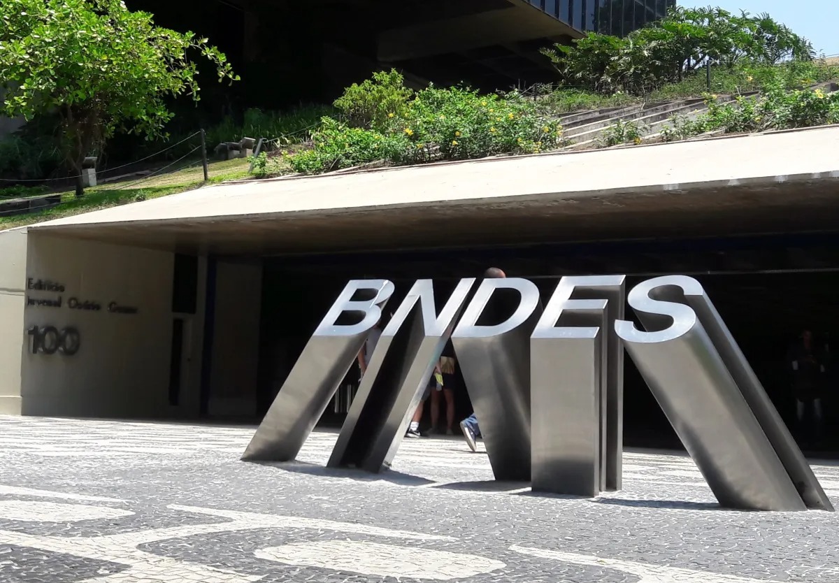 bndes-ja-recebeu-r$-8,2-bilhoes-em-pedidos-de-credito-do-brasil-soberano-em-dois-dias