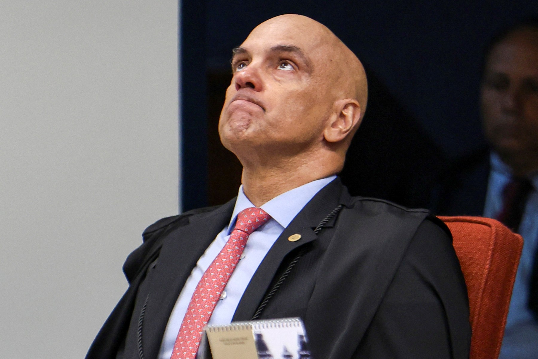 veja-cronologia-da-relacao-de-moraes-e-vorcaro-ate-a-prisao-de-ex-banqueiro,-segundo-mensagens