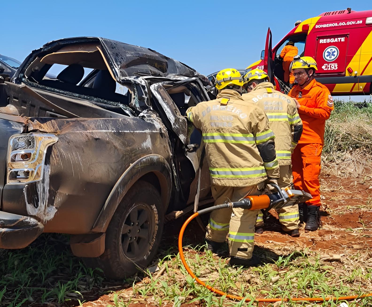 fim-de-semana-nas-estradas-de-goias-tem-33-feridos-nas-brs-e-morte-na-go-210
