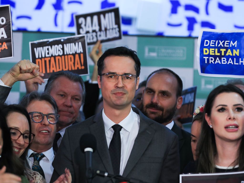 tse-forma-maioria-para-suspender-campanha-de-deltan-dallagnol