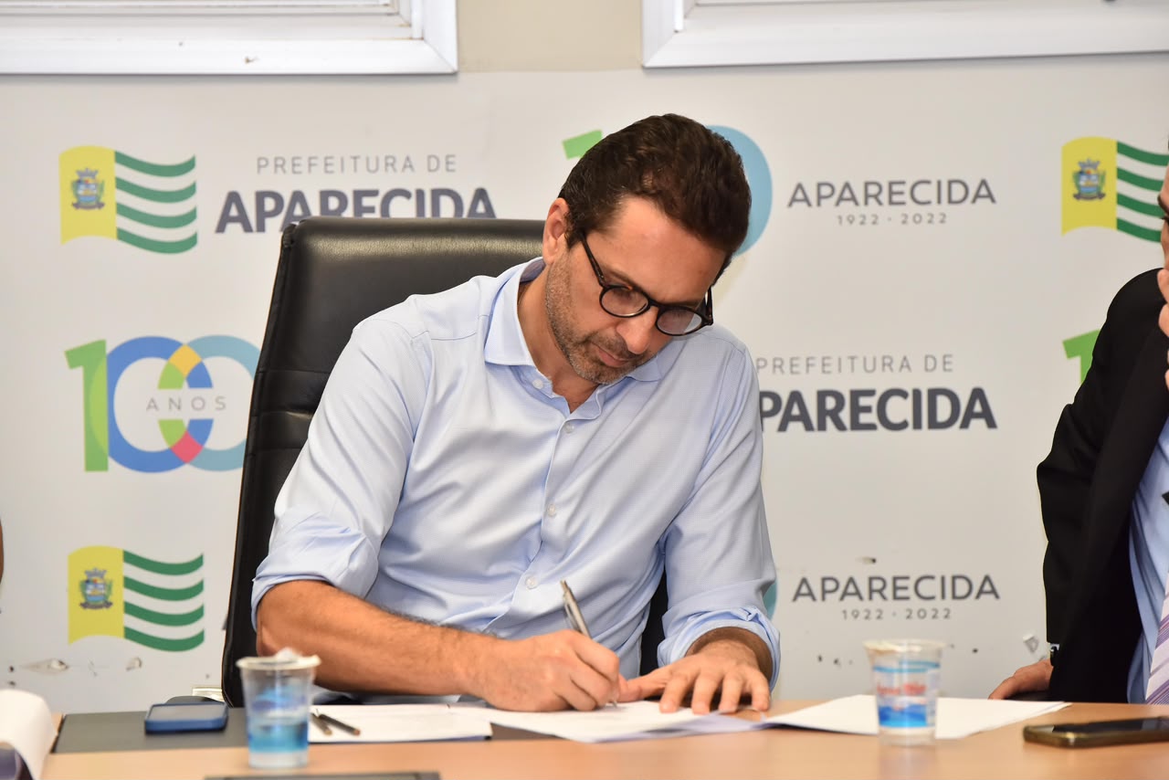 leandro-vilela-assina-decreto-do-refis-com-90%-de-desconto-em-juros-e-multas