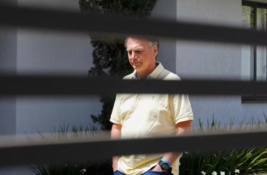 defesa-de-bolsonaro-pede-a-kassio-suspensao-de-pena-da-trama-golpista