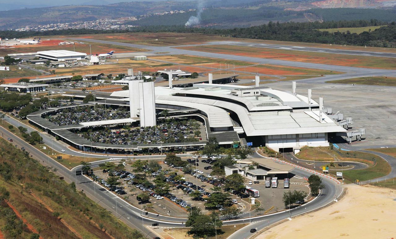confins-retoma-operacoes-apos-suspensao-por-problema-na-pista