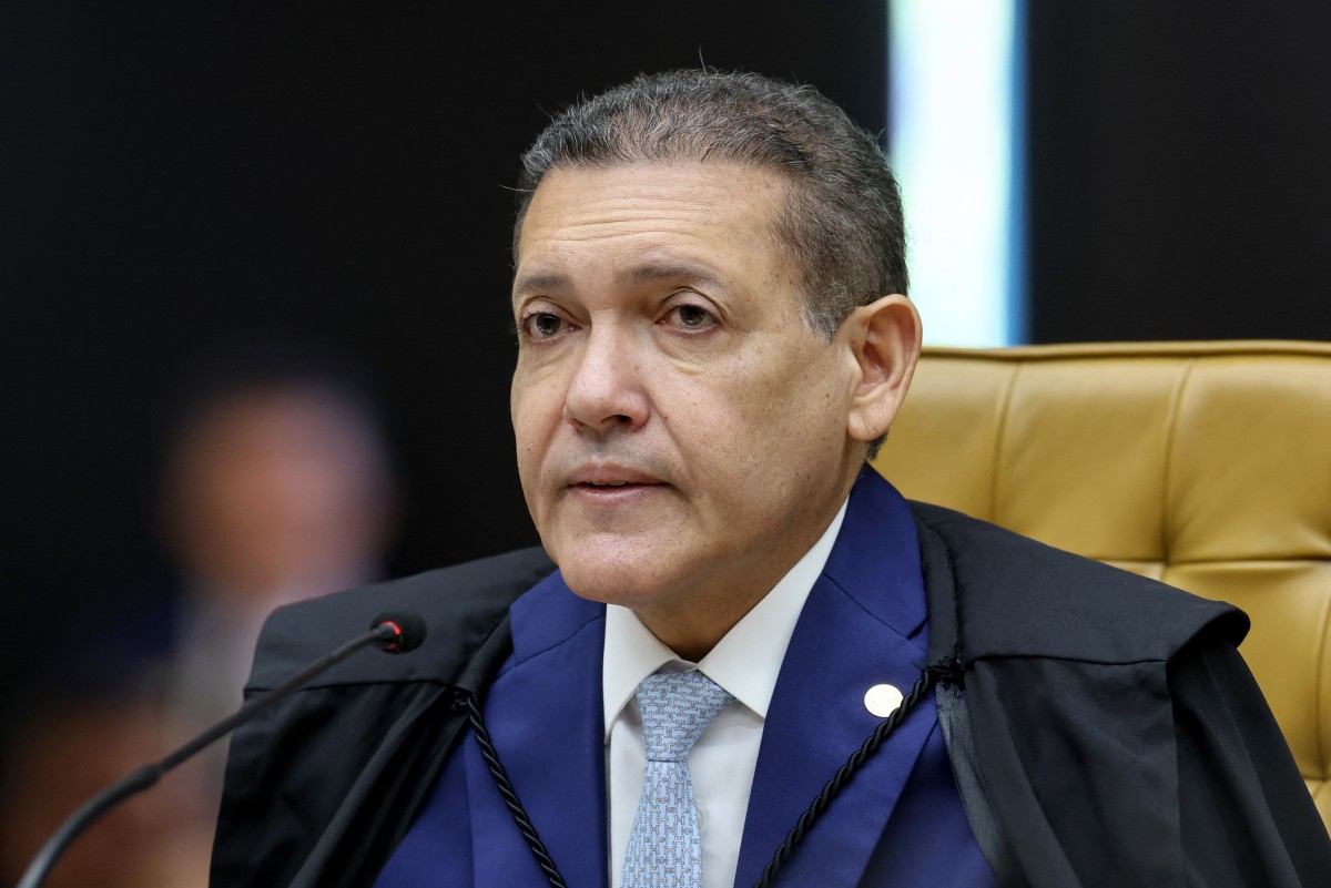 nunes-marques-suspende-propaganda-de-lula-que-associa-flavio-bolsonaro-a-rachadinha-e-master