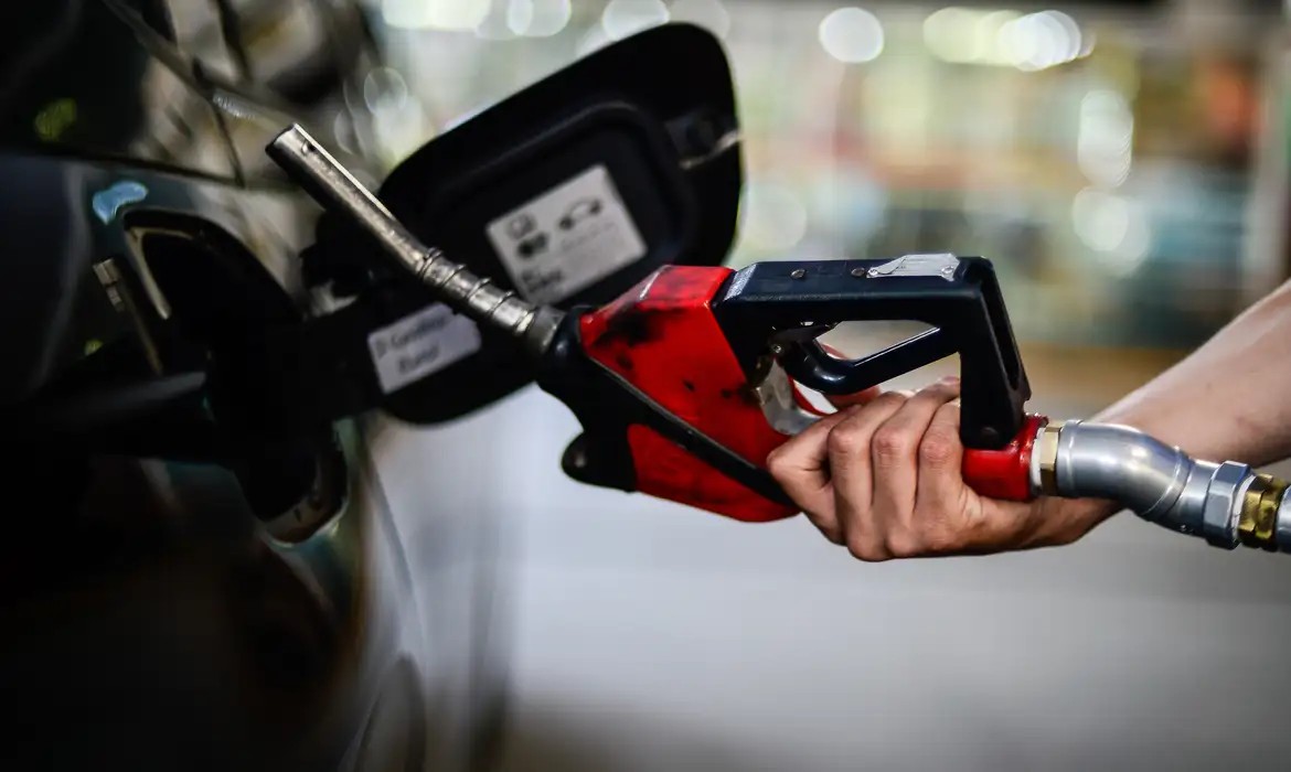 governo-eleva-para-r$-500-mi-multa-maxima-por-preco-abusivo-do-combustivel