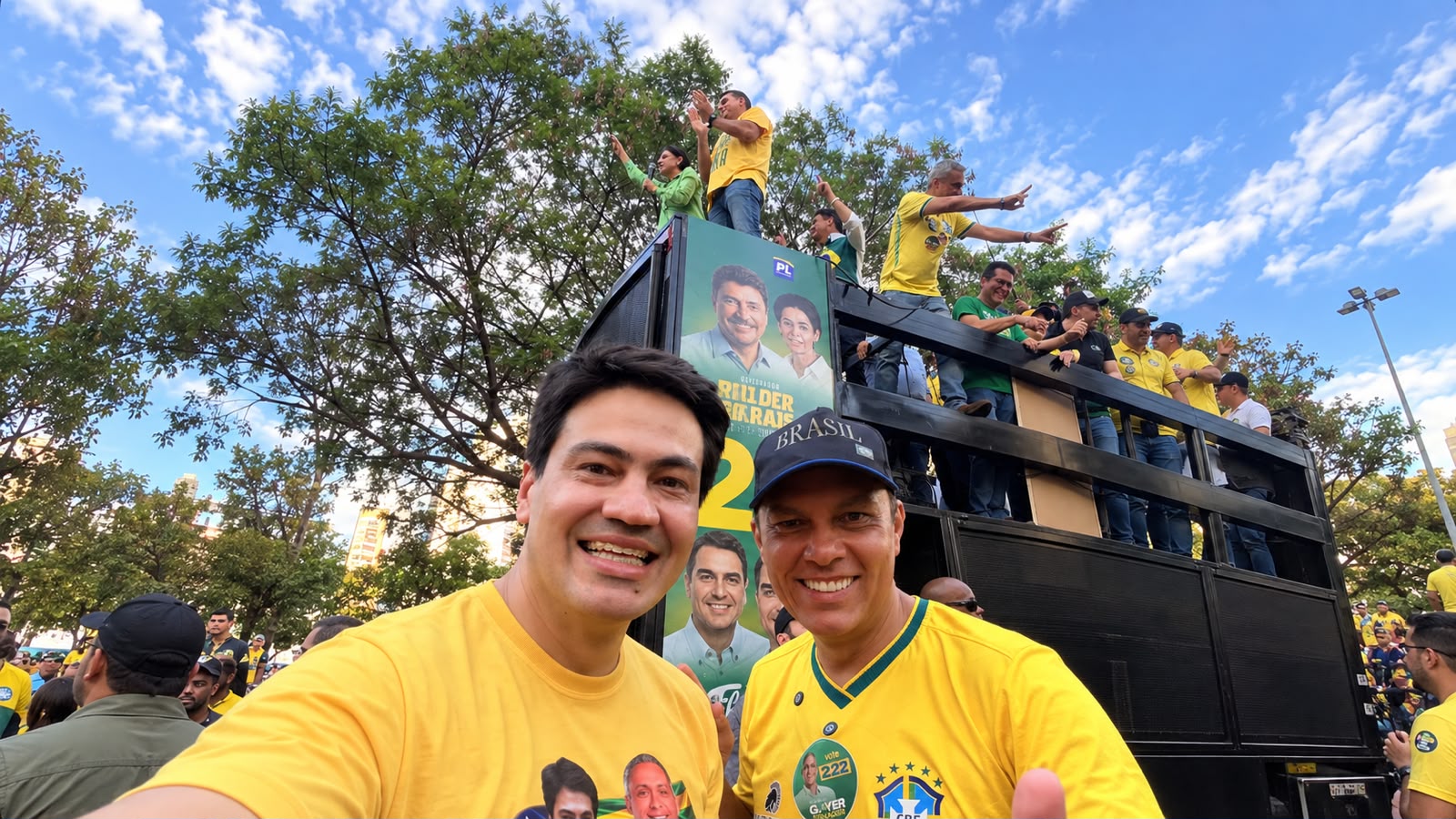 igor-franco-participa-de-moto-carreata-com-flavio-bolsonaro-e-gustavo-gayer-em-goiania