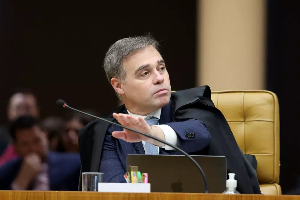 gabinete-de-mendonca-diz-que-acesso-a-dados-do-caso-master-comprometeu-diligencias