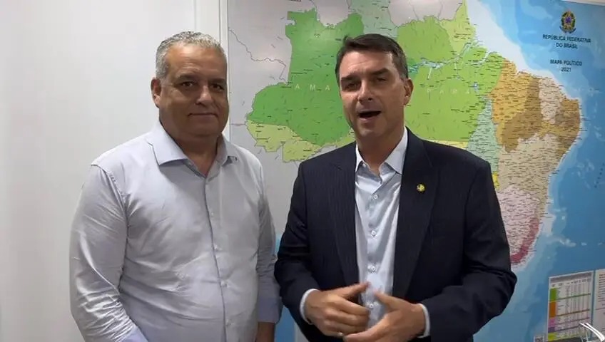 meu-vice,-alfredo-gaspar,-e-catolico-fervoroso.-meu-pai-tambem-e-catolico,-diz-flavio
