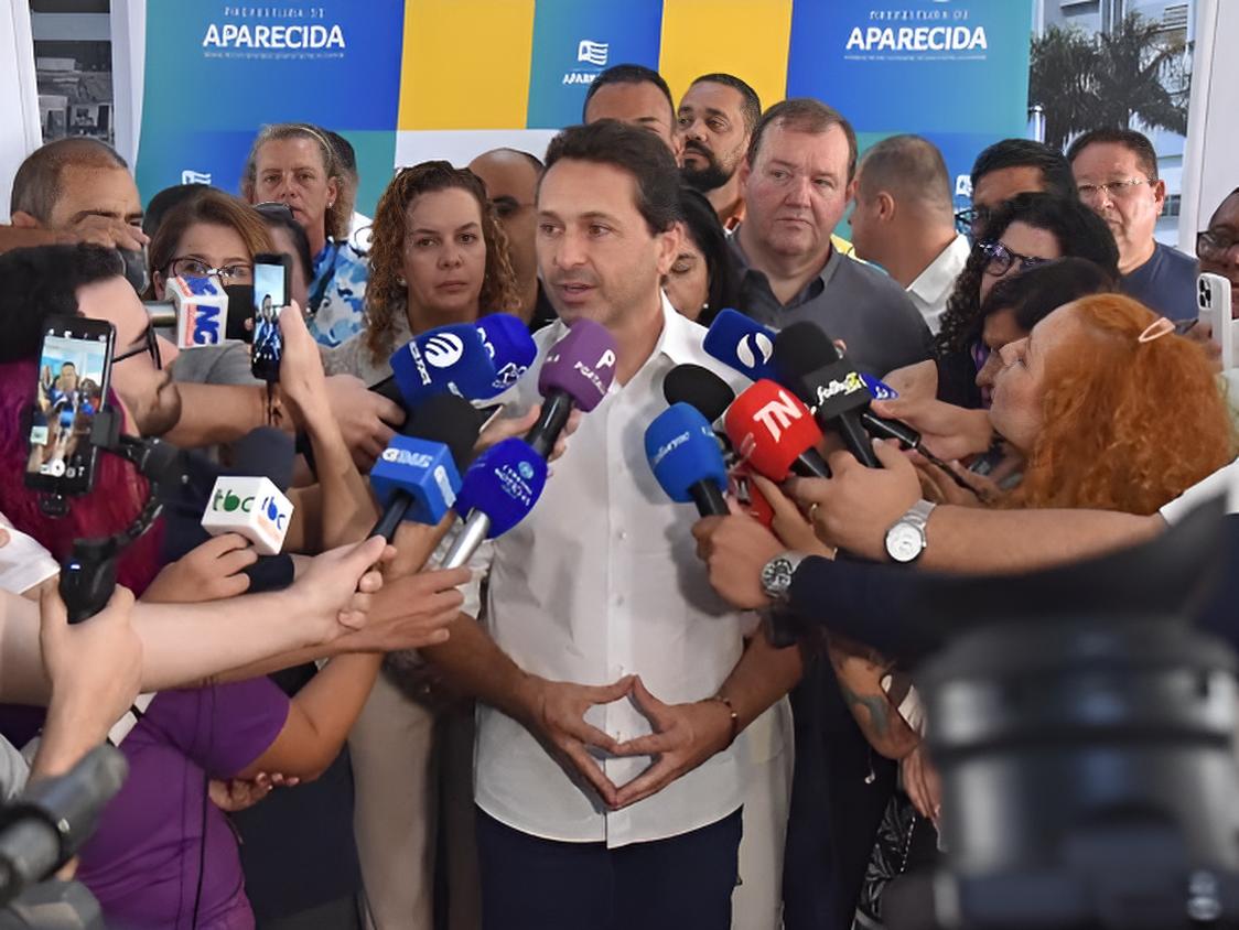 prefeito-de-aparecida-anuncia-concurso-com-2.956-vagas-na-educacao