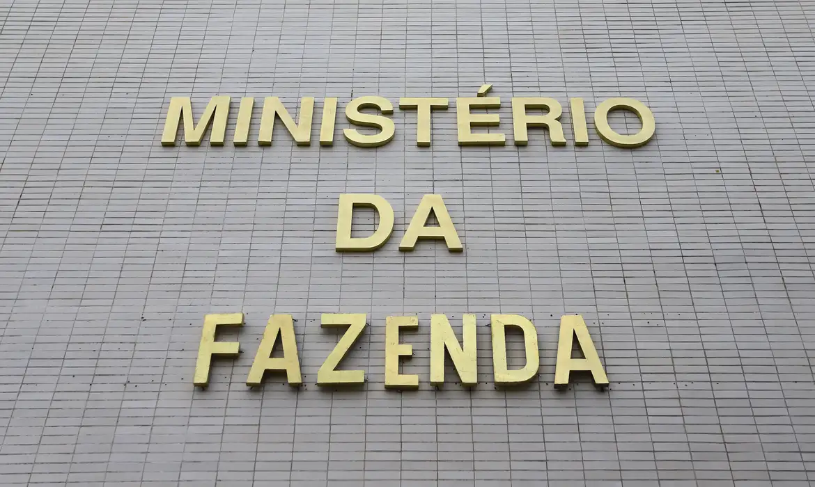 com-gasto-recorde,-divida-ameaca-travar-proximo-governo