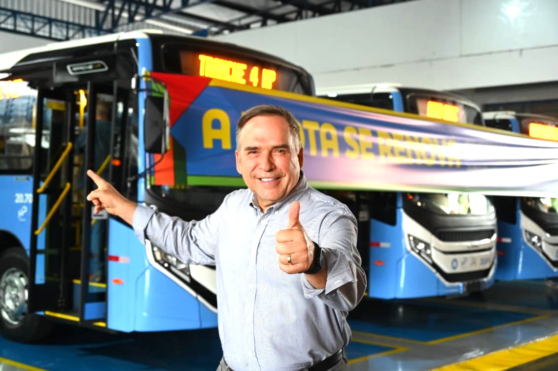 mabel-entrega-19-novos-onibus-e-anuncia-renovacao-da-frota-de-goiania