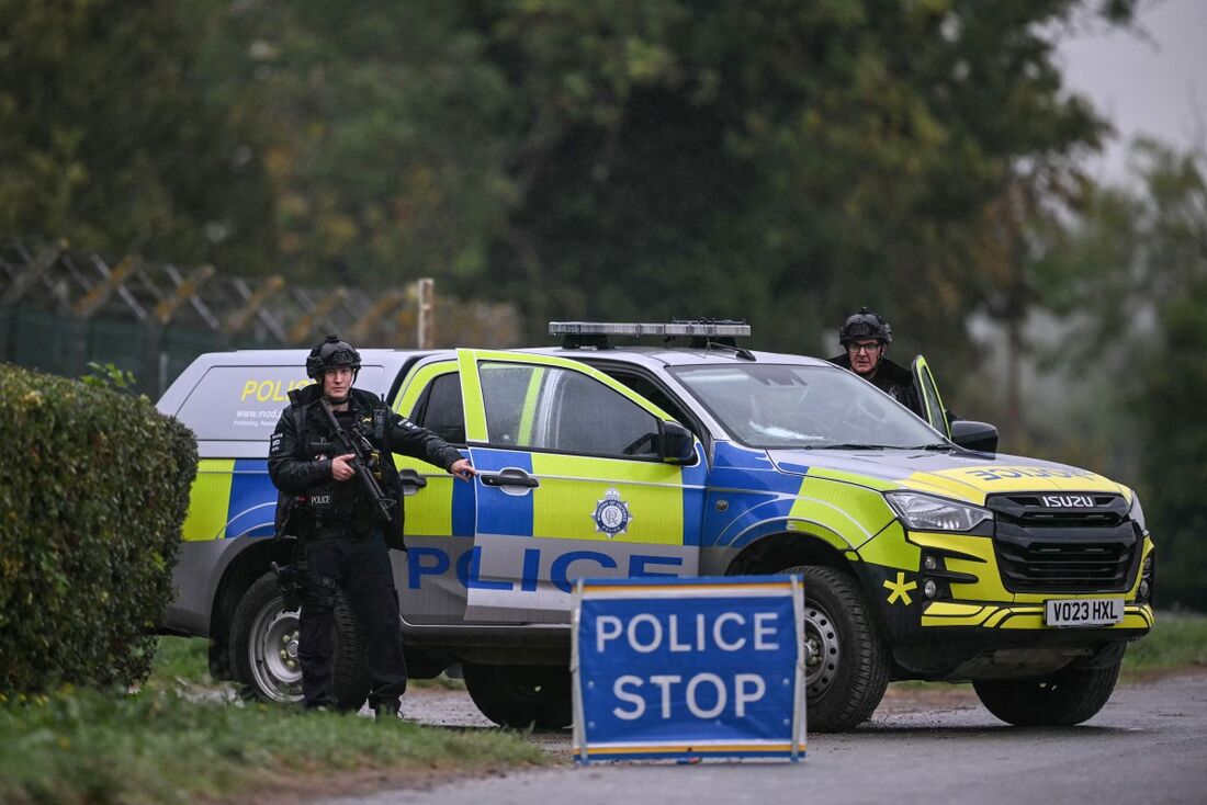 policia-britanica-prende-cidadao-britanico-iraniano-por-incidente-em-base-aerea