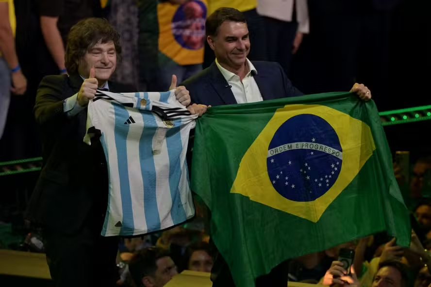 milei-lota-redes-com-manifestacoes-de-apoio-a-flavio