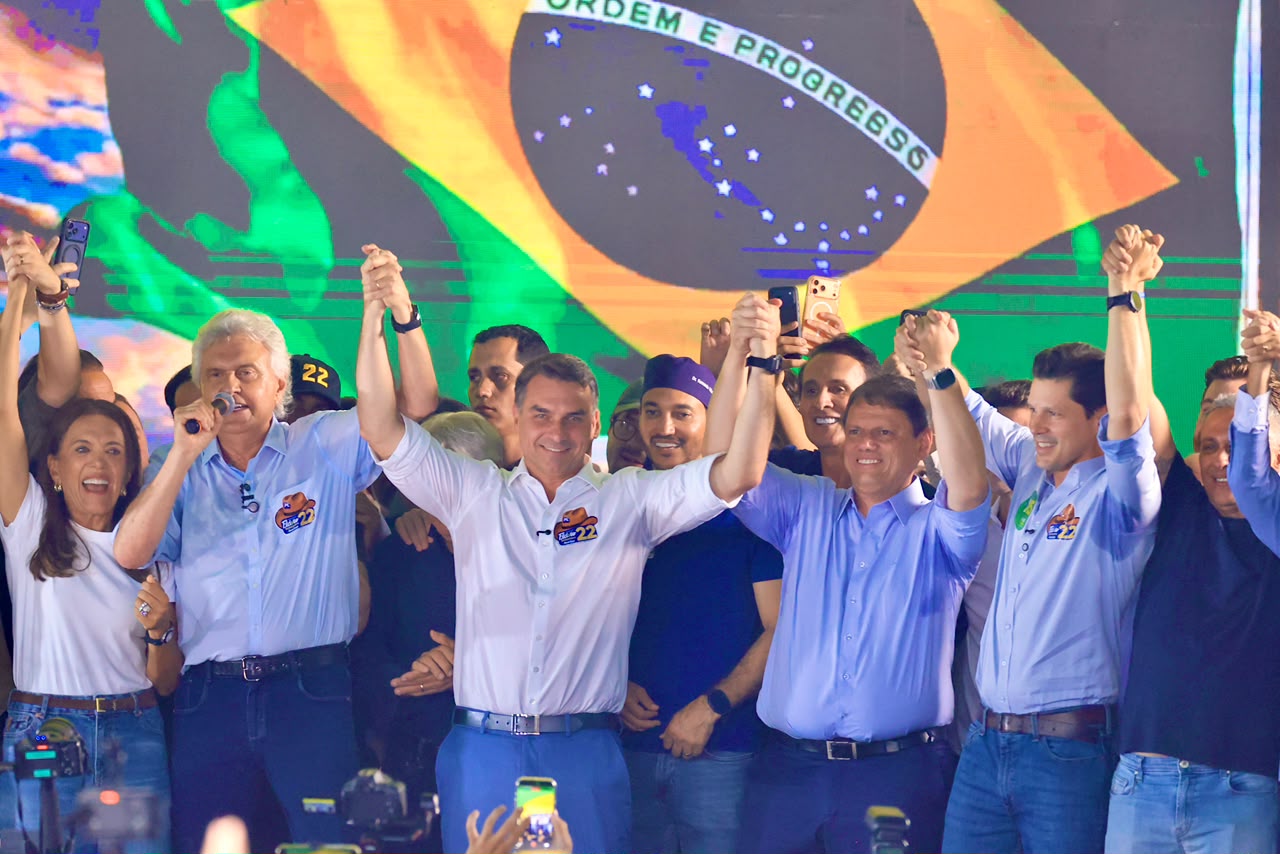 caiado-e-daniel-vilela-declaram-apoio-a-flavio-bolsonaro-no-2o-turno
