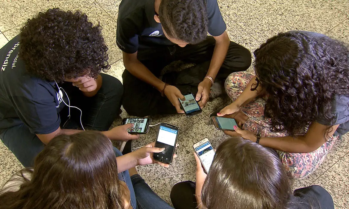pesquisa-mostra-rejeicao-a-celular-para-criancas-de-ate-3-anos