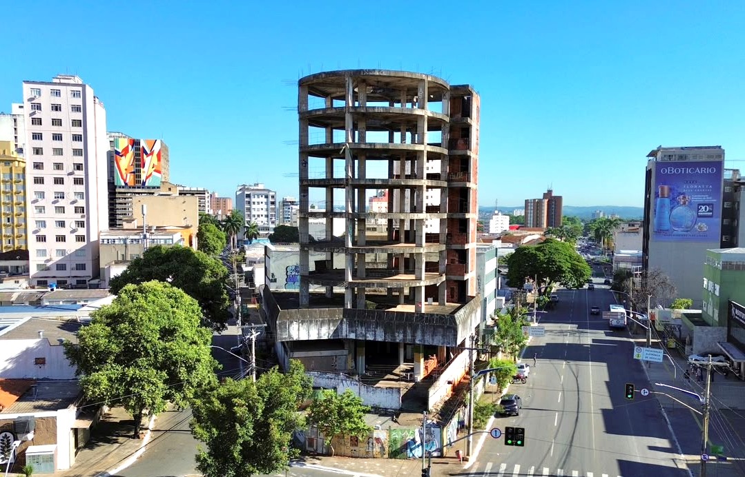 predio-abandonado-ha-30-anos-tera-obras-retomadas-no-centro-de-goiania