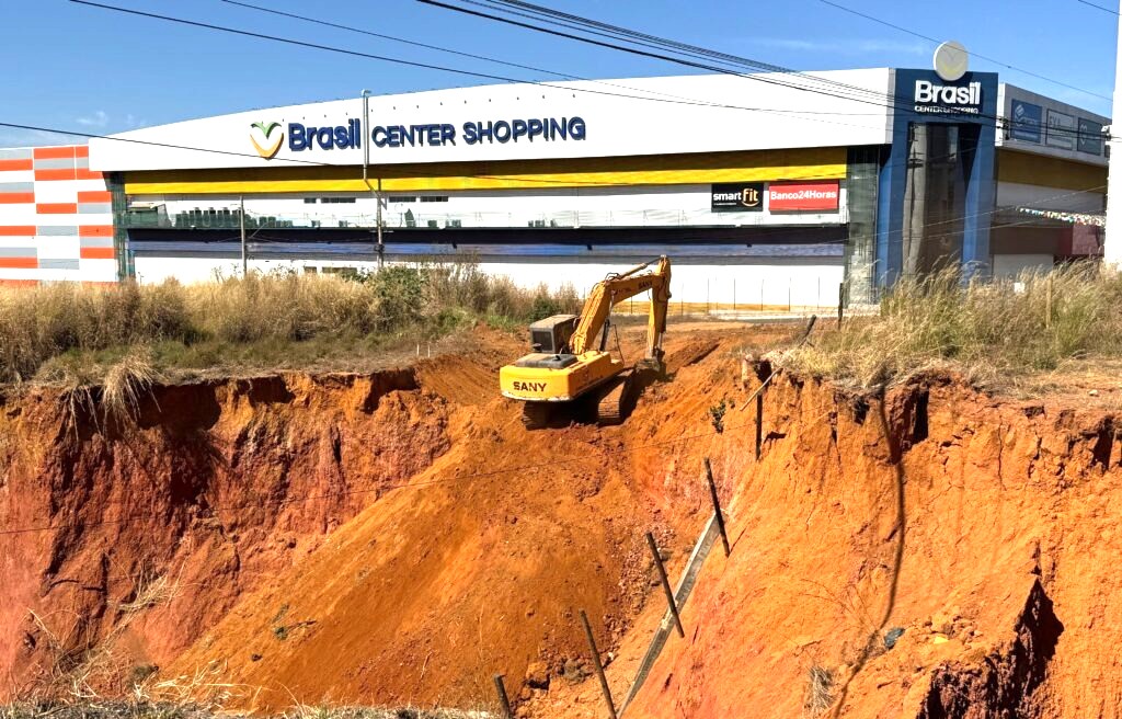 interdicao-na-marginal-da-br-040-acompanha-obras-contra-erosao-em-valparaiso