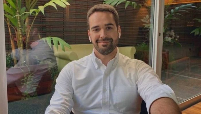 leite-e-vaiado-em-ato-com-lula;-‘este-e-o-amor-que-venceu-o-medo?-nao,-ne’