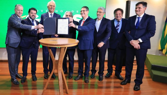 caiado-lanca-programas-para-impulsionar-investimentos-industriais-em-goias