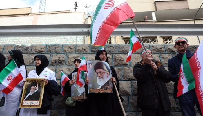 ira-ameaca-fechar-completamente-estreito-de-ormuz-se-eua-atacar-usinas-de-energia