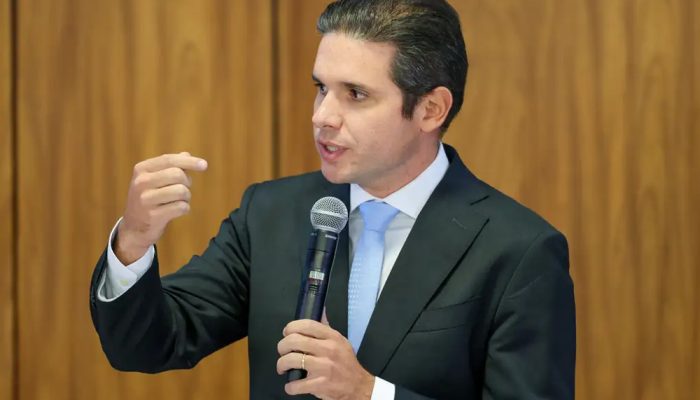 motta-acerta-com-governo-e-vai-votar-projeto-de-lei-6×1-com-pec-da-camara