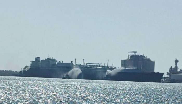 drones-atingem-navio-dos-eua-em-terminal-de-gas-no-egito