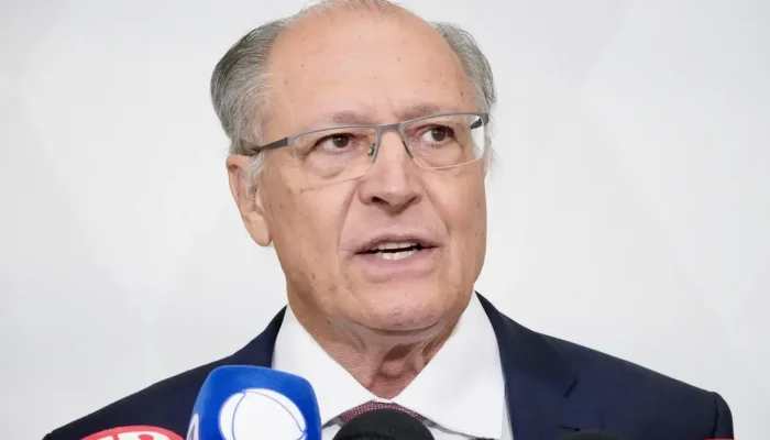 psb-oficializa-apoio-a-lula-e-candidatura-de-alckmin-a-vice