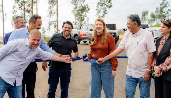 gestao-entrega-acesso-entre-bairros-e-quadra-poliesportiva-em-escola-de-anapolis
