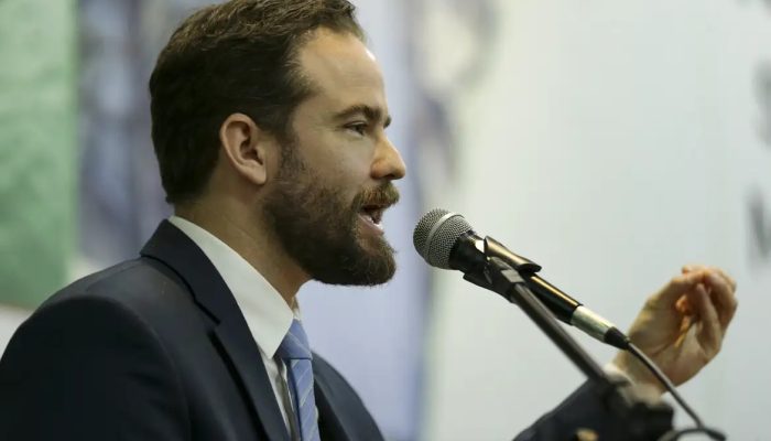 durigan-diz-que-depois-das-eleicoes-havera-outro-cenario-para-debater-tarifaco-com-eua