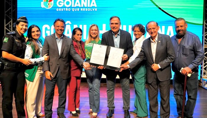 mabel-sanciona-programa-que-amplia-rede-de-protecao-social-na-capital